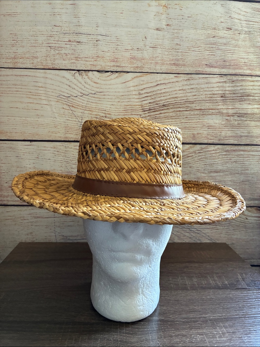 EUC Dorfman Pacific Co. Straw Sun Hat with Brown Band - Natural Tan 22”